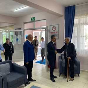 Valimiz Sayın Birol EKİCİ, Müdürlüğümüzden Hizmet Almakta olan Kıymetli Büyüklerimizle Bayramlaştı. - fotoğraf 8