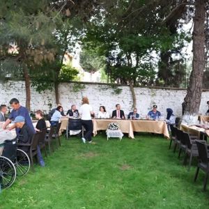 Valimiz Sayın Birol EKİCİ, Müdürlüğümüzden Hizmet Almakta olan Kıymetli Büyüklerimizle Bayramlaştı. - fotoğraf 1