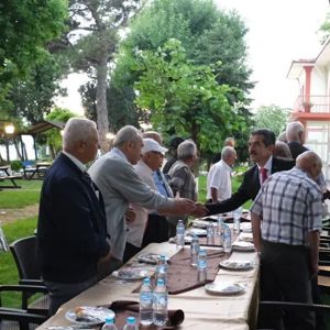 Valimiz Sayın Birol EKİCİ, Müdürlüğümüzden Hizmet Almakta olan Kıymetli Büyüklerimizle Bayramlaştı. - fotoğraf 2