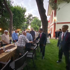Valimiz Sayın Birol EKİCİ, Müdürlüğümüzden Hizmet Almakta olan Kıymetli Büyüklerimizle Bayramlaştı. - fotoğraf 3