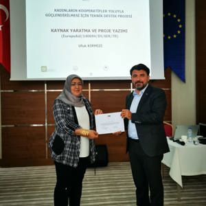 Kadınların Kooperatifler Yoluyla Güçlendirilmesi Projesi kapsamındaki eğitim programı gerçekleştirildi. - fotoğraf 5
