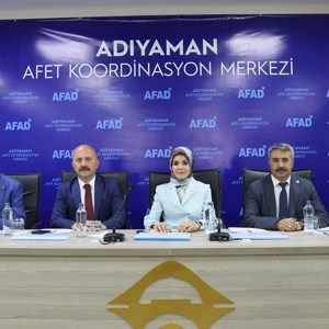 Aile ve Sosyal Hizmetler Bakanımız Göktaş Bayramın Son Gününde Adıyaman’da Depremzedelerle Bir Araya Geldi - fotoğraf 3
