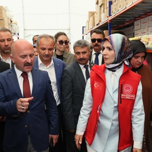 Aile ve Sosyal Hizmetler Bakanımız Göktaş Bayramın Son Gününde Adıyaman’da Depremzedelerle Bir Araya Geldi - fotoğraf 13