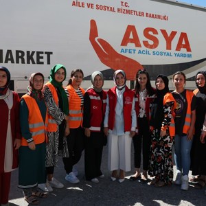 Aile ve Sosyal Hizmetler Bakanımız Göktaş Bayramın Son Gününde Adıyaman’da Depremzedelerle Bir Araya Geldi - fotoğraf 16