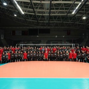  Bakanımız Göktaş’tan Avrupa ve Balkan Şampiyonalarına Hazırlanan Genç Milli Voleybol Takımları Oyuncularına Ziyaret - fotoğraf 2