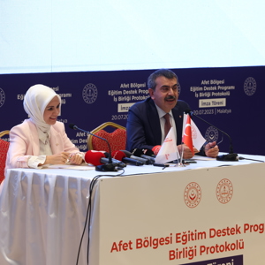 Aile ve Sosyal Hizmetler Bakanımız Göktaş ile Milli Eğitim Bakan Tekin, “Afet Bölgesi Eğitim Destek Programı İşbirliği Protokolünü imzaladı - fotoğraf 2