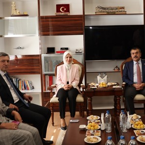 Aile ve Sosyal Hizmetler Bakanımız Göktaş ile Milli Eğitim Bakan Tekin, “Afet Bölgesi Eğitim Destek Programı İşbirliği Protokolünü imzaladı - fotoğraf 4
