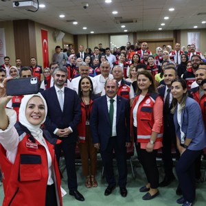 Aile ve Sosyal Hizmetler Bakanımız Göktaş Malatya’da Depremzedelerle Bir Araya Geldi - fotoğraf 6