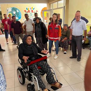 “Aşalım Engelleri Birlikte Kütahya” kermesinden elde edilen gelirler Hatay’daki engellilere umut oldu. - fotoğraf 2
