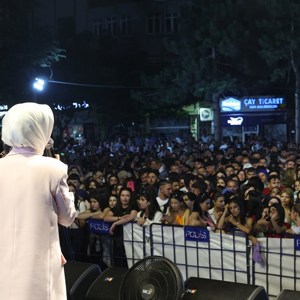 Bakanımız Mahinur Özdemir Göktaş Baba Ocağı Emirdağ’da 17’nci Gurbetçi Festivali’ne Katıldı - fotoğraf 2
