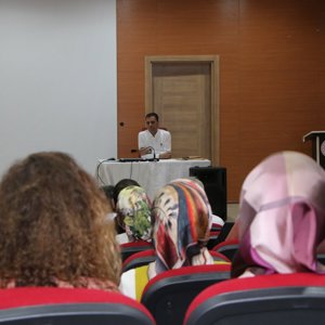 Bakanımız Sayın Mahinur ÖZDEMİR GÖKTAŞ’ın deprem bölgesinde görev yapan kıymetli mesai arkadaşlarımıza gönderdiği "Teşekkür Belgelerini" İl Müdürümüz Ali Sait ÇEÇEN takdim ederek selamlarını iletti.   - fotoğraf 2