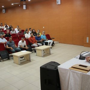 Bakanımız Sayın Mahinur ÖZDEMİR GÖKTAŞ’ın deprem bölgesinde görev yapan kıymetli mesai arkadaşlarımıza gönderdiği "Teşekkür Belgelerini" İl Müdürümüz Ali Sait ÇEÇEN takdim ederek selamlarını iletti.   - fotoğraf 1