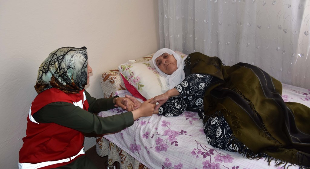 Bakanımız Mahinur Özdemir Göktaş: “Evde Bakım Yardımı ödemelerini hak sahiplerinin hesaplarına artışlı şekilde yatırmaya başladık”