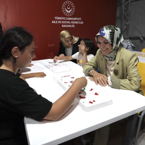 Aile ve Sosyal Hizmetler Bakanımız Mahinur Özdemir Göktaş, Hatay’da “Kalp Kalbe Programı”na Katıldı - fotoğraf 3