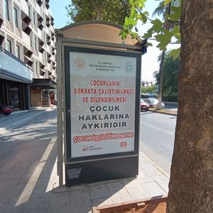İl Müdürlüğümüz #ÇocukHakları Koordinatörlüğümüzün  #ÇocukİşçiliğiİleMücadele farkındalık çalışmaları şehrin işlek cadde ve sokaklarında yerini aldı.  - fotoğraf 1