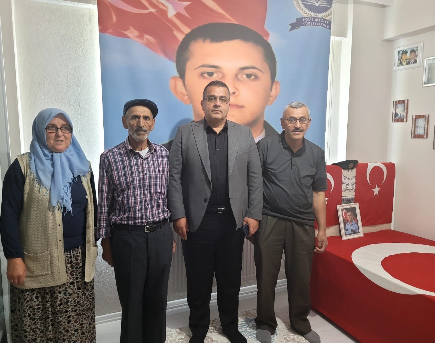 Şehidimiz Polis Memuru İdris POLAT'ın kıymetli ailesini Taşova/Karamuk köyündeki evlerinde ziyaret ettik.