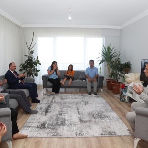  Göreve Başlayan Sayın Valimiz Mehmet Fatih SERDENGEÇTİ'den Şehit ve Gazi Ailelerimize Ziyaret - fotoğraf 3