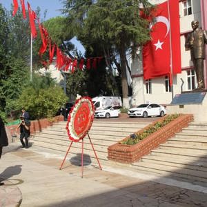 Il Mudurumuz Sayin Omer TURAN 30 Agustos Zafer Bayrami etkinlikleri kapsaminda Valilik Makaminda duzenlenen ''Tebrikat Toreni'' ne katildi. - fotoğraf 2