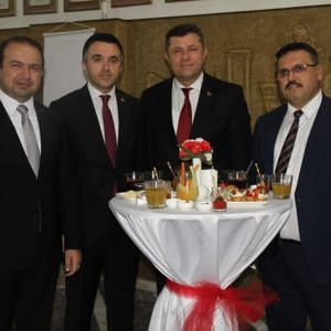 Il Mudurumuz Sayin Omer TURAN 30 Agustos Zafer Bayrami etkinlikleri kapsaminda Valilik Makaminda duzenlenen ''Tebrikat Toreni'' ne katildi. - fotoğraf 3