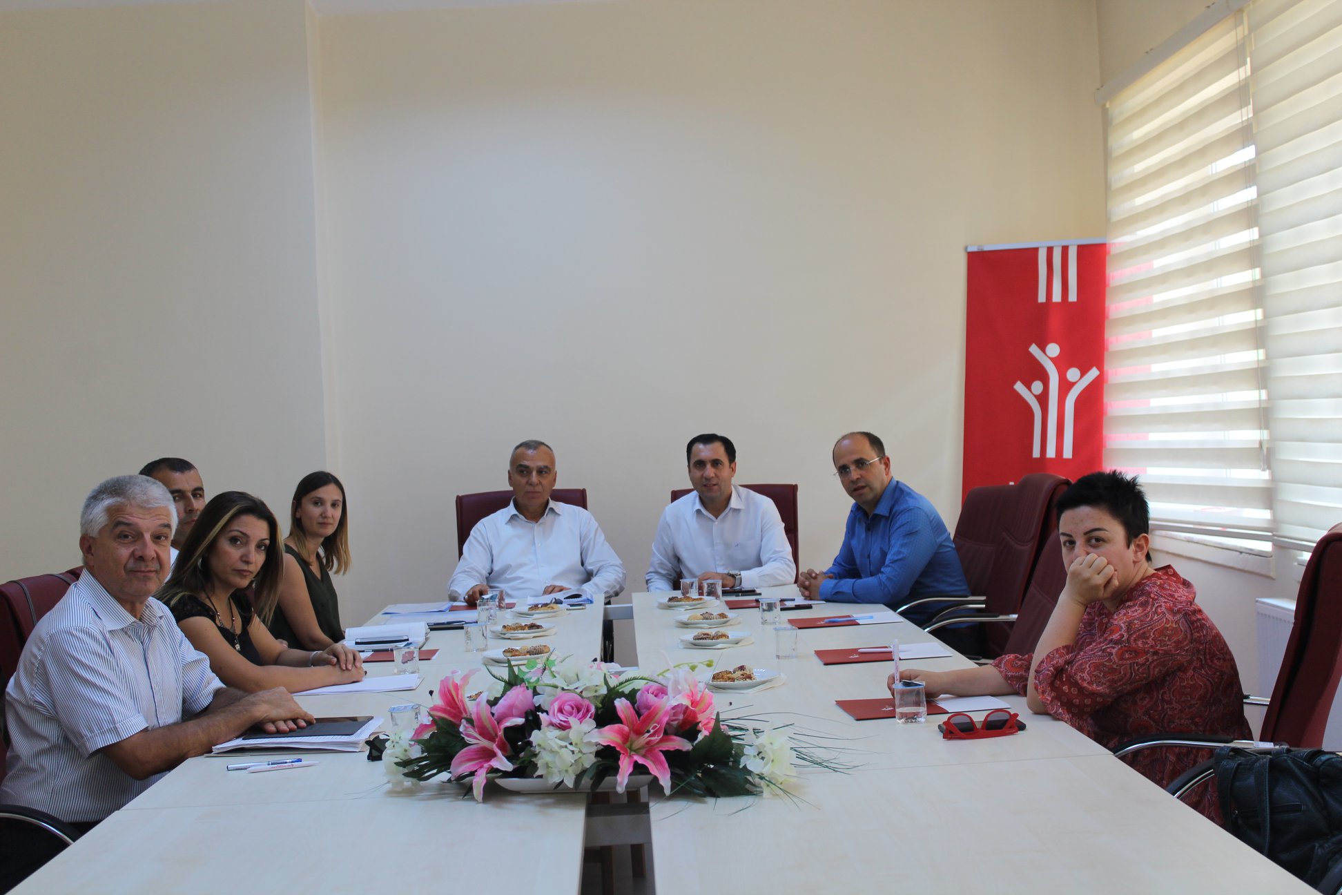 Bakanlığımız, Ticaret Bakanlığı, Tarım ve Orman Bakanlığı arasında imzalanan ‘Kadın Kooperatiflerinin Güçlendirilmesi İşbirliği Protokolü’ kapsamında; Menteşe Sosyal Hizmet Merkezi Müdürlüğümüz Toplantı salonunda istişare toplantısı gerçekleştirilmiştir.