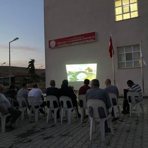 Kırklareli Bakım Rehabilitasyon ve Aile Danışma Merkezi Müdürlüğümüzde yatılı bakım hizmeti almakta olan özel gereksinimli bireylerimizin açık hava sinema etkinliği - fotoğraf 2