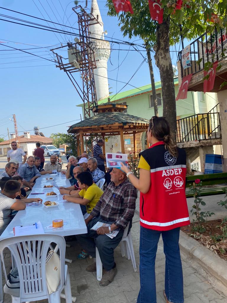 #ToroslarSHM, Kadın İrtibat Birimimiz Alanyalı ve Değirmendere Mah. Kıraathaneleri’nde ''Kadına Yönelik Şiddetle Mücadele ve Erken Yaşta Zorla Evlilikle Mücadele'' konularında eğitim düzenledi. #ALO183 ve #KADES hakkında bilgilendirme yaptı. 