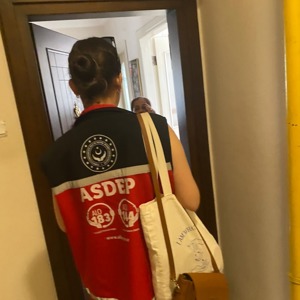 Hane Ziyaretleri kapsamında #ASDEP ekiplerimizle bilgilendirme çalışmaları yaparak vatandaşlarımızı sosyal ve ekonomik destek hizmetlerimizden faydalandırmaya devam ediyoruz.  #AileSosyalDestekProjesi  📍Mezitli - fotoğraf 2