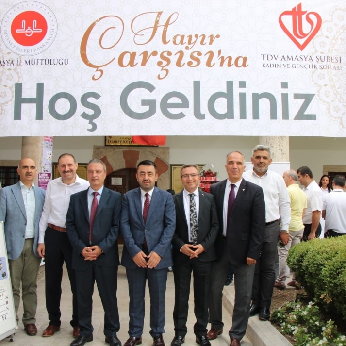 Hayır Çarşısını Ziyaret ettik.