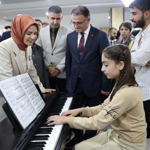 Bakanımız Mahinur Özdemir Göktaş Van'da 100 Aile Destek Merkezi’nin Açılışını Yaptı - fotoğraf 16