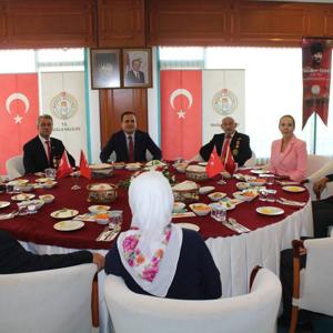 Muğla’da Gaziler Onuruna Yemek Programı Düzenlendi. - fotoğraf 4