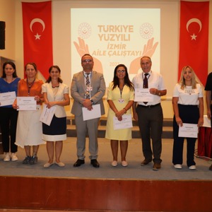 "Türkiye Yüzyılı - İzmir Aile Çalıştayı" 20 Eylül 2023 Tarihinde Gerçekleştirildi. - fotoğraf 9