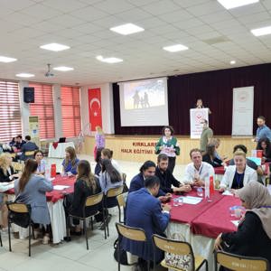 İlimizde "Türkiye Yüzyılında Mutlu Aile, Güçlü Toplum" temalı Aile Çalıştayı düzenlenmiştir. - fotoğraf 6