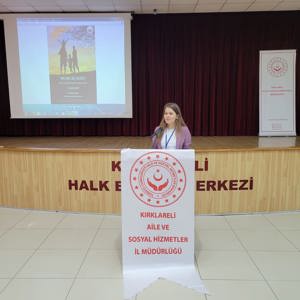 İlimizde "Türkiye Yüzyılında Mutlu Aile, Güçlü Toplum" temalı Aile Çalıştayı düzenlenmiştir. - fotoğraf 8