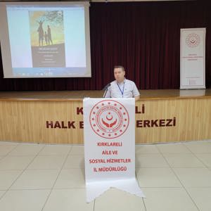 İlimizde "Türkiye Yüzyılında Mutlu Aile, Güçlü Toplum" temalı Aile Çalıştayı düzenlenmiştir. - fotoğraf 9