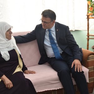 İl Müdürümüz Mahmut ÖZDEMİR Şehit Polis Memuru Ali ULAŞ’ın Ailesine Ziyaret Gerçekleştirdi - fotoğraf 2