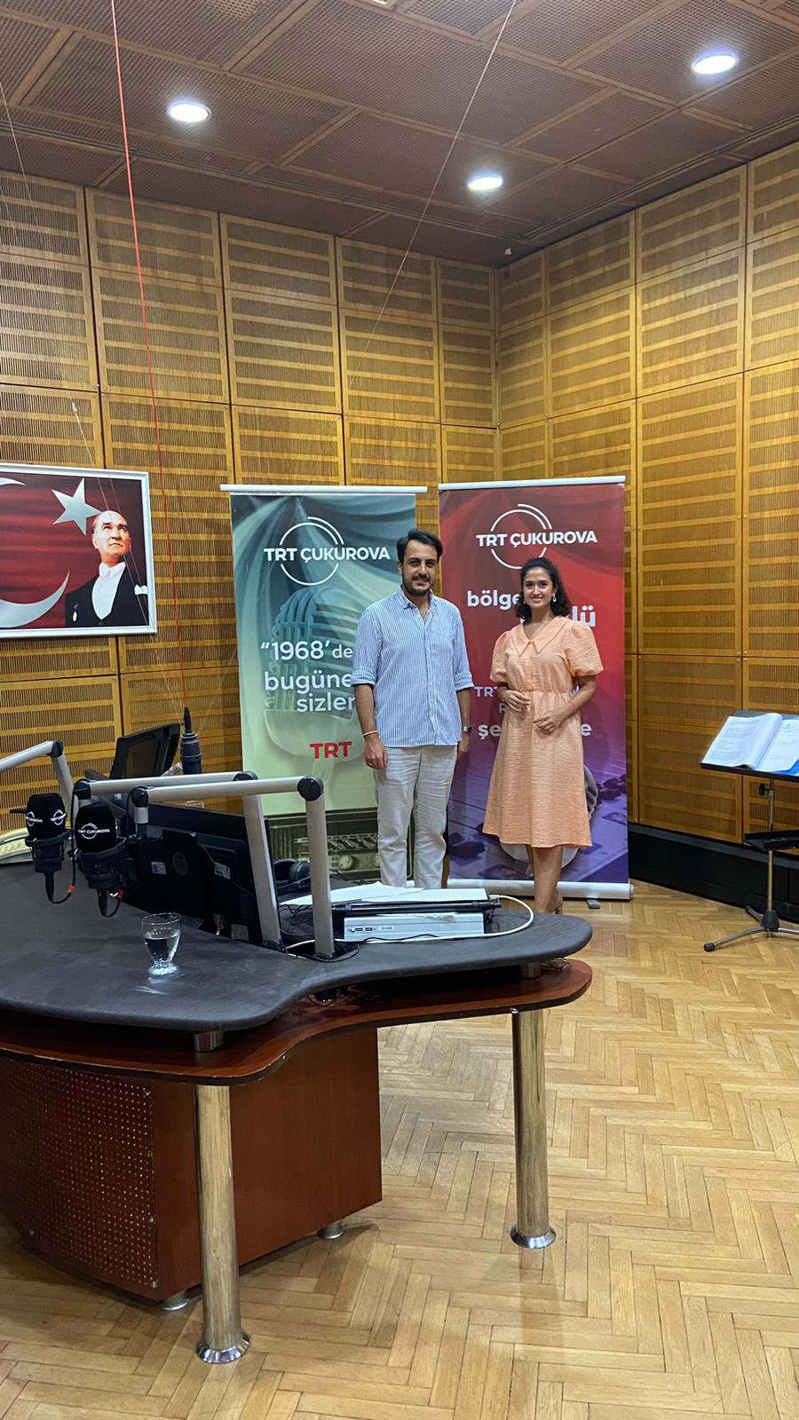 #YenişehirSHM,#KadınHizmetleriİrtibatBirimimizden Psikolog Aslı Bilece ve Psikolog Selin Yaylalı, #TRTÇukurovaRadyosu'na konuk oldu ve “Siber Şiddet, Erken Yaşta ve Zorla Evliliklerle Mücadele ve #KADES ” hakkında bilgilendirme yaptı. 