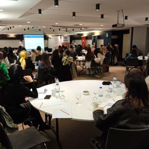 UNHCR ve İstanbul Aile ve Sosyal Hizmetler İl Müdürlüğü işbirliği ile koruyucu aile işlemlerini yürüten meslek elemanlarına yönelik hizmet içi eğitim düzenlendi. - fotoğraf 4