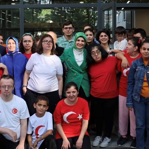 Bakanımız Mahinur Özdemir Göktaş Serebral Palsili Gençlerle Bir Araya Geldi - fotoğraf 6