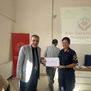 Aile Çalıştayı 20 Eylül 2023 tarihinde Çocuk Evleri Sitesi konferans salonunda tamamlanmıştır. - fotoğraf 7