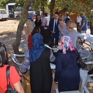 Şehit Ailelerimiz ve Çocuklarımız “Nesiller Buluşuyor” Projesi Kapsamında Düzenlenen Piknik Programında Bir Araya Geldi. - fotoğraf 3