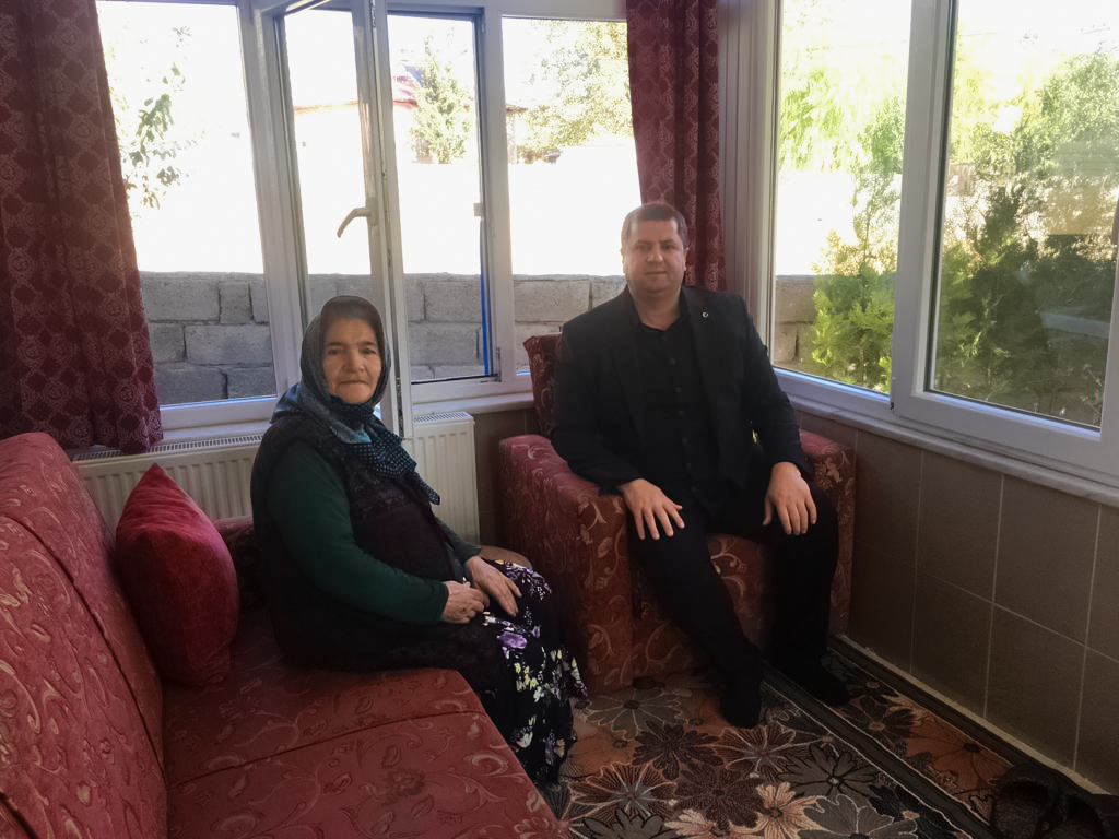 İl Müdürümüz Serdar Demirci, Kahraman Şehidimiz Hüseyin Kaya’nın Kalp Ameliyatı olan Kıymetli Annesi Kibar Teyzemizi Ziyaret Etti.