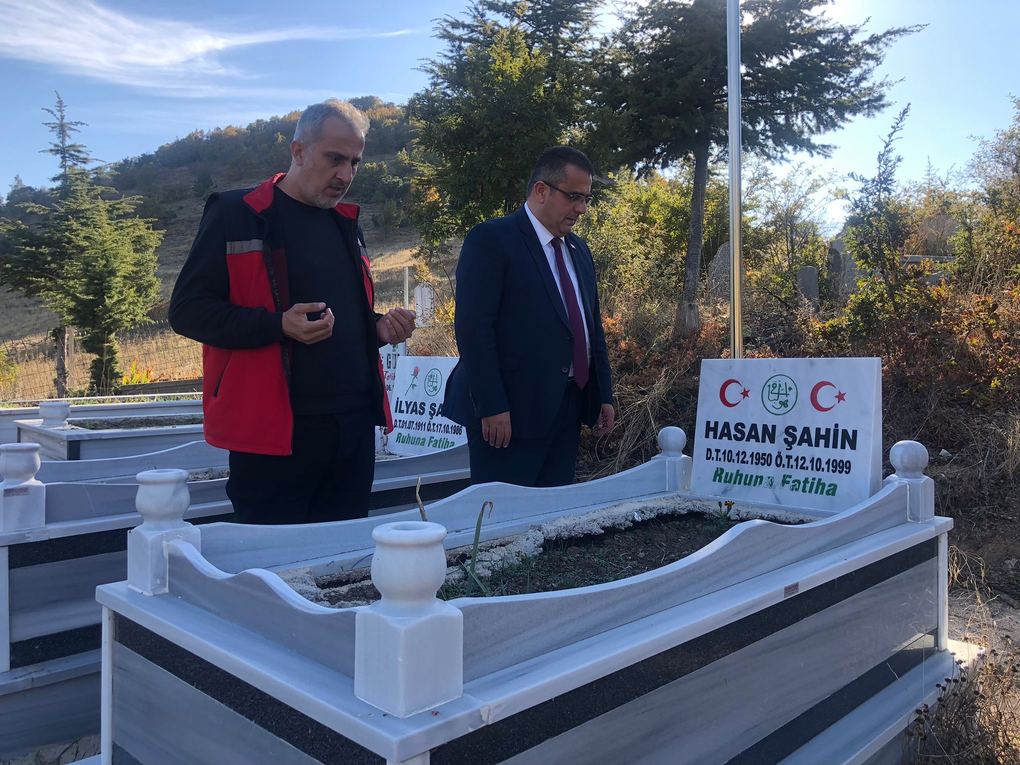 Şehidimiz Hasan ŞAHİN'İN, Şehadetinin Sene-i devriyesinde kabri başında dualar ettik.