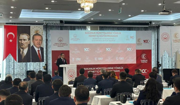 Rehberlik ve Teftiş Başkanlığımızca Ayvalık'ta Düzenlenen Bakanlığımız Müfettişlerine Yönelik Hizmet İçi Eğitim Programına Önemli Konular Ele Alınarak Devam Edildi.  