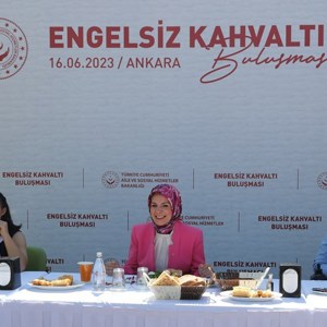 Minister Göktaş came together with the residents of Saray Barrier-Free Living Care and Rehabilitation Center for Breakfast - fotoğraf 1