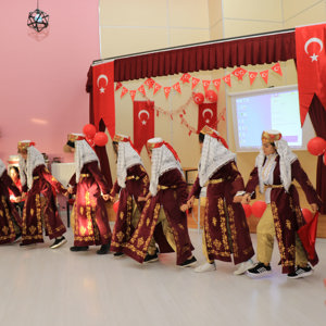 Cumhuriyetimizin 100. Yılı Çocuklarımızın Gösterileri Eşliğinde Coşku ve Heyecanla Kutlandı. - fotoğraf 4