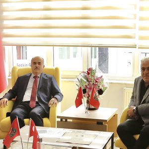 Valimiz Sayın Doç. Dr. Zülkif DAĞLI ve İl Müdürümüz Sayın Türcay AKSOY, Türkiye Harp Malulü Gaziler, Şehit Dul ve Yetimleri Derneği Başkanı Galip DENİZ' e iadei ziyarette bulundu. - fotoğraf 3
