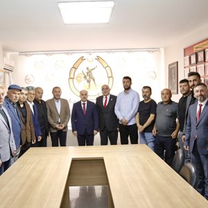 Valimiz Sayın Doç. Dr. Zülkif DAĞLI ve İl Müdürümüz Sayın Türcay AKSOY, Çorum Şehit Aileleri ve Vazife Malulleri Derneği Başkanı Adem MERT'e iade-i ziyarette bulundu. - fotoğraf 1
