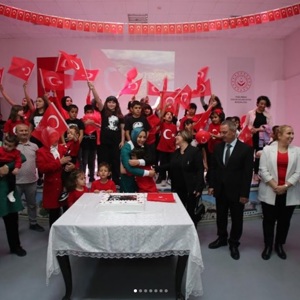29 Ekim Cumhuriyet Bayramı ve Cumhuriyet’imizin 100. Yılı münasebetiyle, Yeşilırmak Çocuk Evlerinde kalan evlatlarımızın hazırlamış olduğu Kutlama Programı - fotoğraf 7