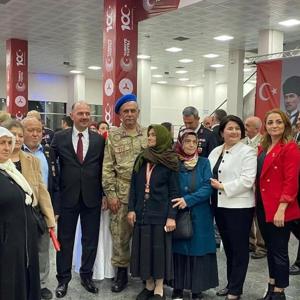 Cumhuriyet Bayramı resepsiyonuna ; engelli bireylerimiz, şehit yakınları ,gazi ve gazi yakınları ile birlikte katıldık - fotoğraf 4