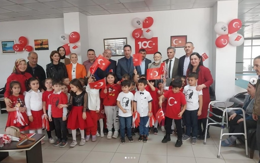 Ana Sınıfı Öğrencileri ve Yaşlılarımızla Birlikte Cumhuriyetimizin 100.yılı kutladık